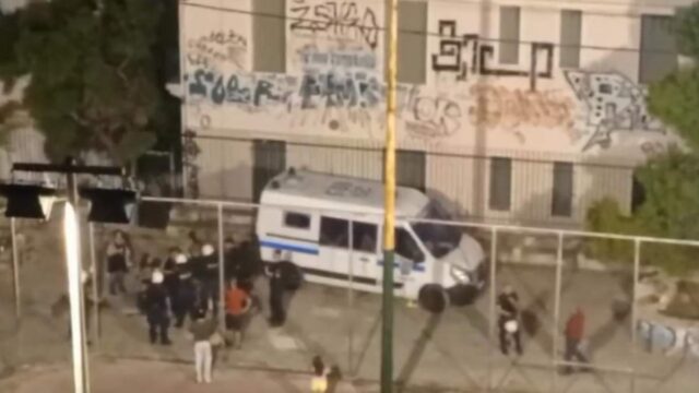 Καταγγελία για απρόκλητη αστυνομική βία στον Λόφο Στρέφη [ΒΙΝΤΕΟ]