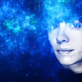 Violet Louise: «Είναι  μία παράσταση που απευθύνεται και στο συναίσθημα και στη λογική.»