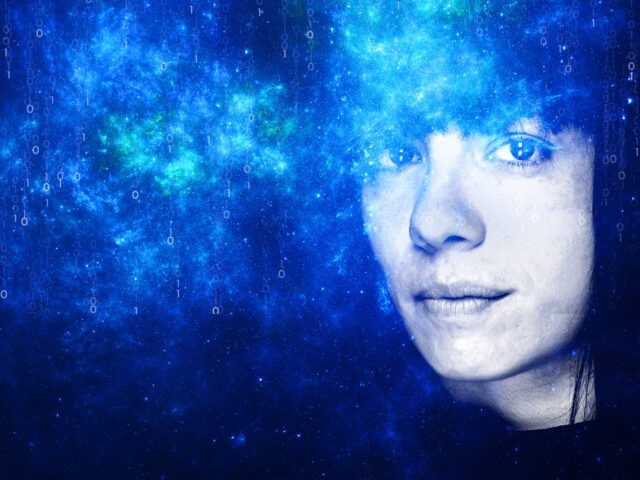 Violet Louise: «Είναι  μία παράσταση που απευθύνεται και στο συναίσθημα και στη λογική.»