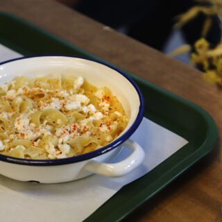 Για παραδοσιακές χυλοπίτες με φέτα και γιαγιαδίσια κεφτεδάκια με πατάτες στην «Λόντζα της Γειτονιάς»