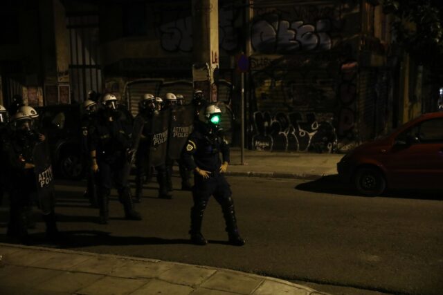 Επεισόδια τα ξημερώματα στα Εξάρχεια – 9 συλλήψεις