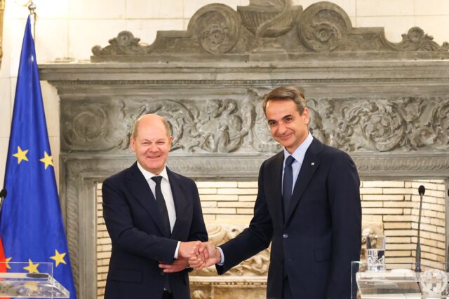 Συνάντηση Μητσοτάκη – Σολτς: Ανοικτό το θέμα των πολεμικών αποζημιώσεων