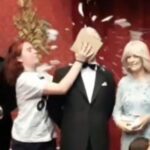 Ακτιβιστές πέταξαν τούρτα στο κέρινο ομοίωμα του Βασιλιά Καρόλου στο Μαντάμ Τισό [ΒΙΝΤΕΟ]