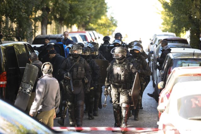 Επίδειξη αυταρχισμού με 78 συλλήψεις στα Προσφυγικά της Αλεξάνδρας