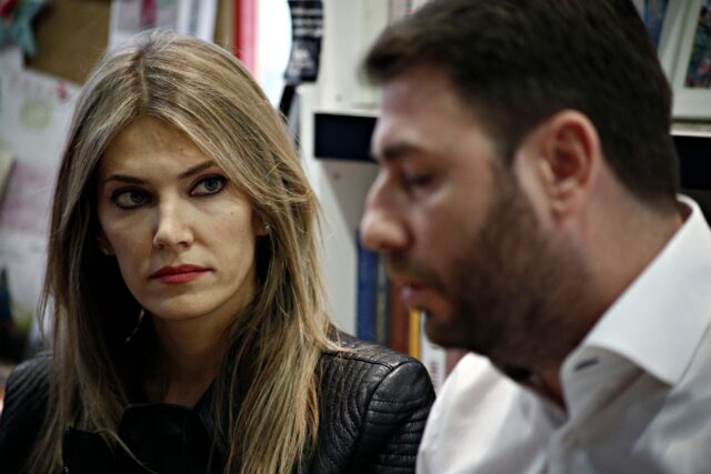 Ο Ανδρουλάκης καλεί την Εύα Καϊλή να παραδώσει την έδρα της στην Ευρωβουλή