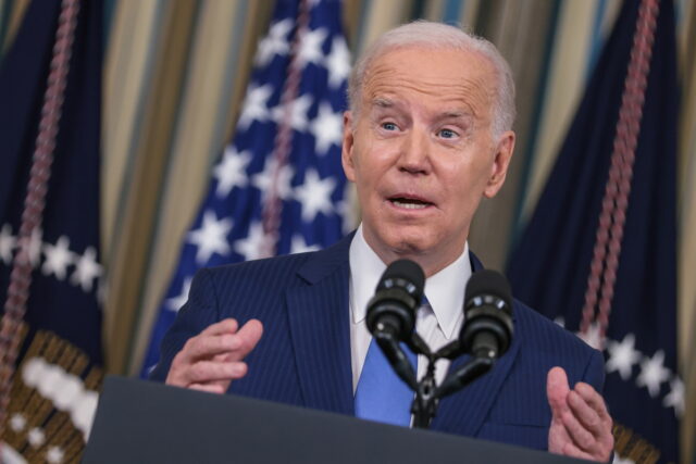 «Αρκετά»: Ο Τζο Μπάιντεν αγανακτεί μετά τη φονική επίθεση ενόπλου πανεπιστημιούπολη