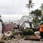 Τους 271 έφτασαν οι νεκροί από τον σεισμό στην Ινδονησία