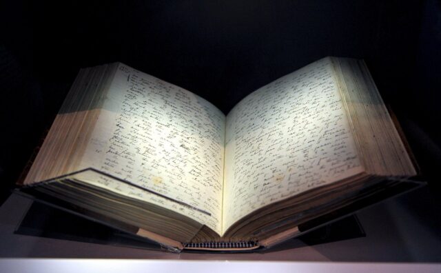 Σε τιμή ρεκόρ αναμένεται να πωληθεί σε δημοπρασία έγγραφο με την υπογραφή του Δαρβίνου