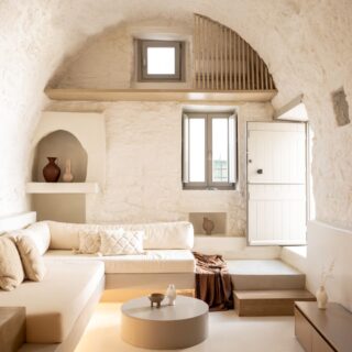 Οι DNE Architects σχεδίασαν ένα «καταφύγιο» κομψού μινιμαλισμού στην Αστυπάλαια