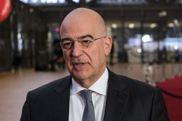 Δένδιας: Απεγκλωβίστηκαν 60 Ελληνες και Κύπριοι από την Βηρυτό​