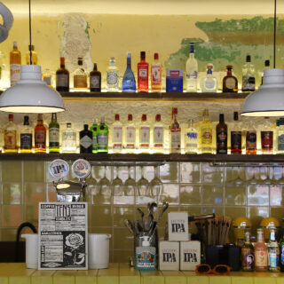 Στον Teefona θα πιεις κλασικά κοκτέιλ με urban επίγευση