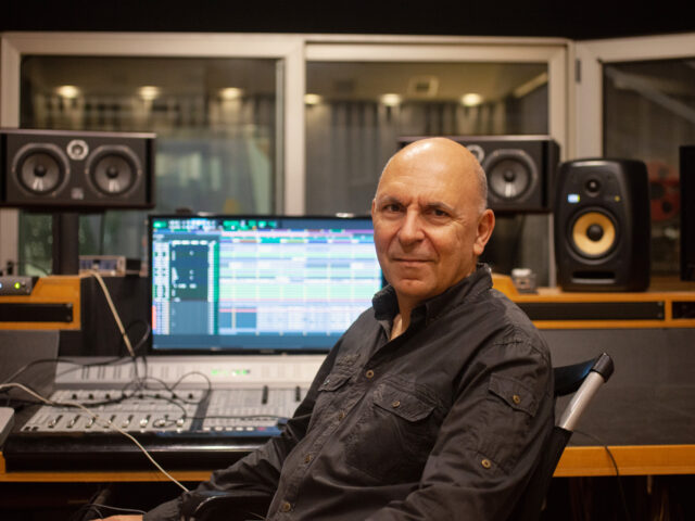 Κώστα Καλημέρη, πώς είναι να δουλεύεις στο στούντιο με τη Bjork και τον Justin Bieber;