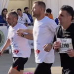 39ος Κλασικός Μαραθώνιος: Δότης και λήπτης μυελού των οστών τερμάτισαν πιασμένοι χέρι-χέρι