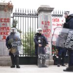 Πολυτεχνείο: 17 «προληπτικές» προσαγωγές στην περιοχή των Εξαρχείων