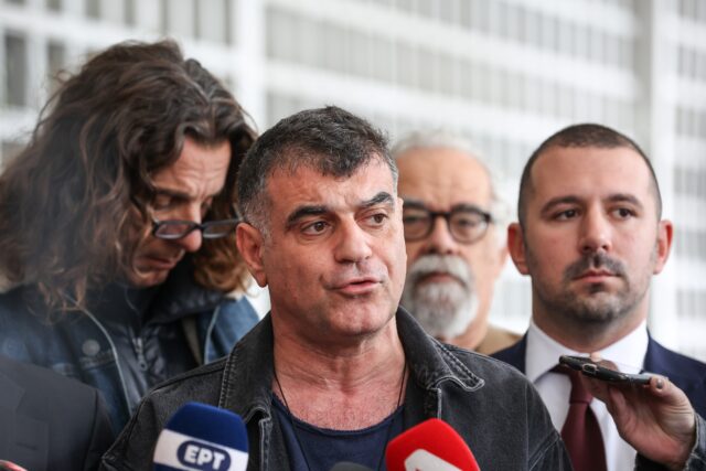 Στην Εισαγγελία Πρωτοδικών ο Κώστας Βαξεβάνης