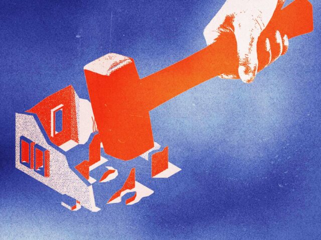 Υπό απειλή το δικαίωμα στη Στέγη: Δεν προστατεύεται η α’ κατοικία στην Ελλάδα – Ποιος ευθύνεται για τη βαριοπούλα στην πόρτα της Ιωάννας Κολοβού;