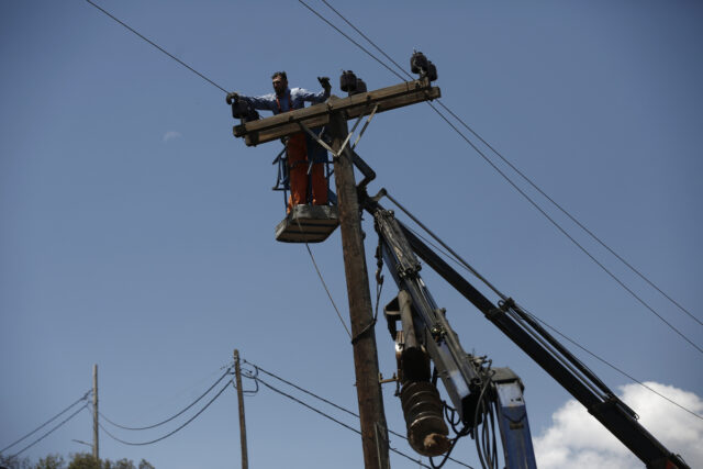 Ο ΔΕΔΔΗΕ έκοψε το ρεύμα σε σχολείο εν ώρα λειτουργίας – Απειλούνται και άλλα σχολεία με αποκοπή ρεύματος