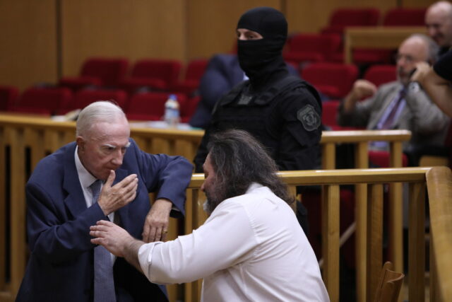 Δίκη Χρυσής Αυγής: Παραμένουν στην φυλακή Κασιδιάρης και Λαγός – Επίθεση Πλεύρη στη Μάγδα Φύσσα