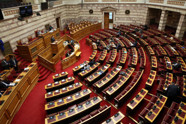 Αίτημα του ΣΥΡΙΖA να δοθούν στην Επιτροπή Θεσμών τα πλήρη στοιχεία των τραπεζικών λογαριασμών των εταιρειών που σχετίζονται με τις υποκλοπές