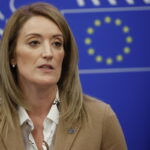 Politico: Η Ρομπέρτα Μέτσολα «ξέχασε» να δηλώσει 125 δώρα