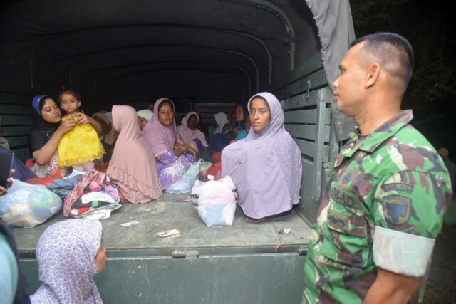 Ο ΟΗΕ κάνει έκκληση για παροχή βοήθειας στους Ροχίνγκια που βρίσκονται περιπλανώμενοι στη θάλασσα