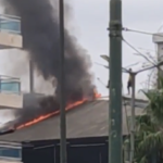 Φωτιά στην ταράτσα του θεάτρου Περοκέ [BINTEO]