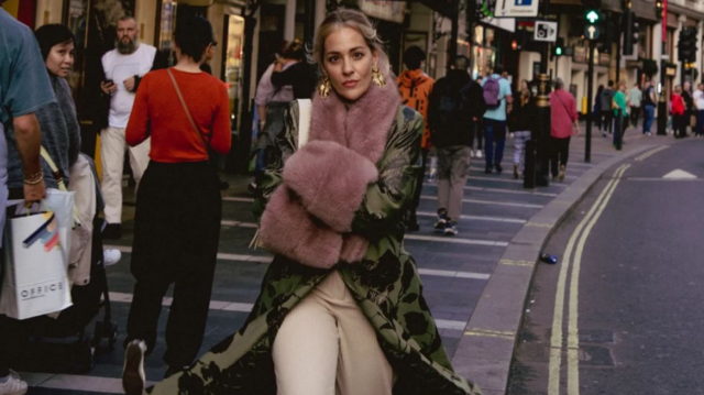 «Δεν πτοούμαι με τίποτα και συνεχίζω»: Η Νατάσα Μποφίλιου απαντά στη διαδικτυακή επίθεση που δέχτηκε για τις φωτογραφίες στο Λονδίνο [ΒΙΝΤΕΟ]