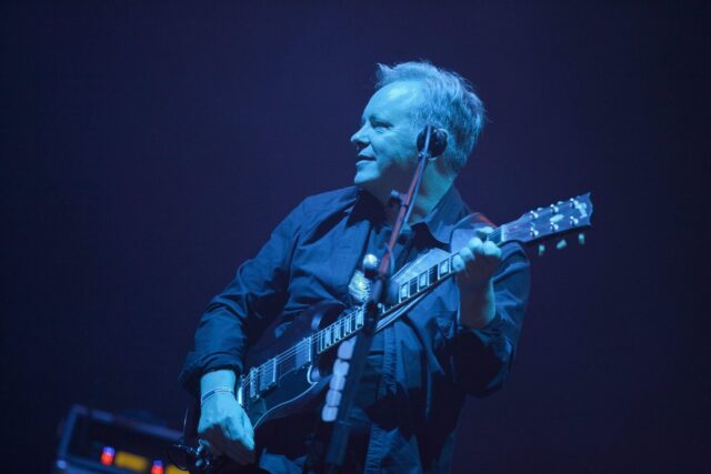 Οι New Order κυκλοφόρησαν μπλούζα «Blue Monday» για να ευαισθητοποιήσουν για θέματα ψυχικής υγείας