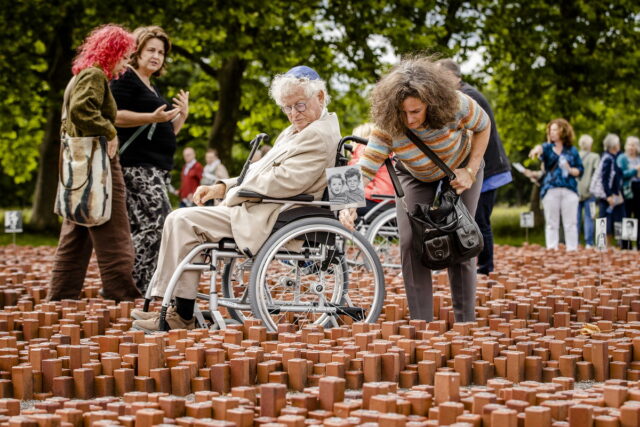 Σχεδόν το ένα τέταρτο των νέων στην Ολλανδία είναι αρνητές του Ολοκαυτώματος