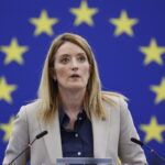 Euractiv: «Επικίνδυνα σιωπηλή η Μέτσολα για το ελληνικό σαμποτάζ στην Επιτροπή LIBE»