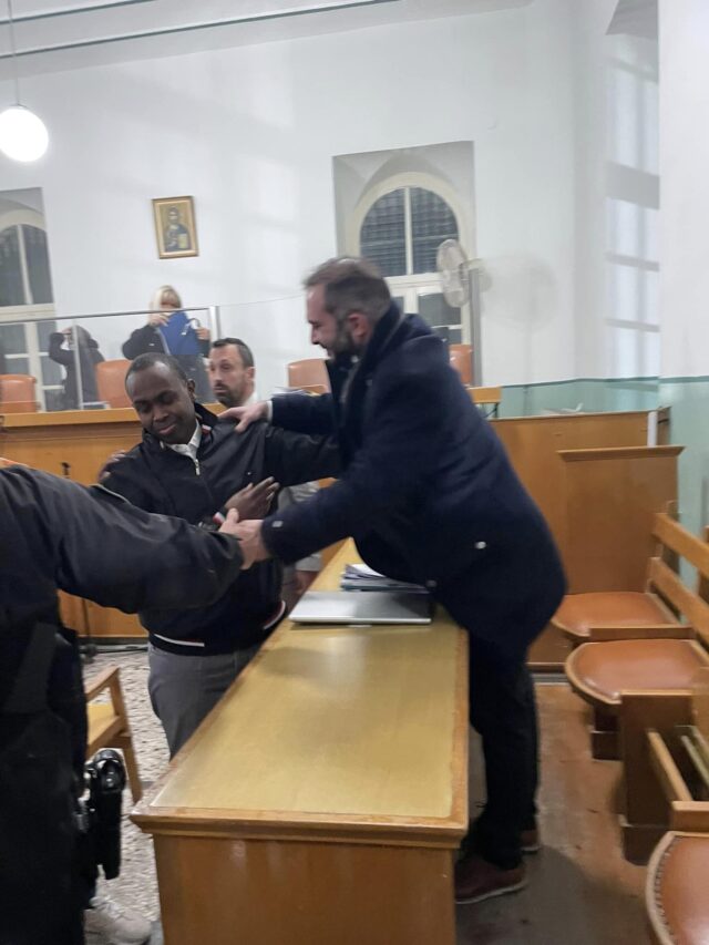 Αποφυλακίζεται ο Σομαλός πρόσφυγας που καταδικάστηκε πρωτόδικα σε 142 χρόνια φυλάκιση για «διακίνηση»