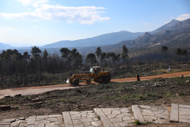 «Μέχρι το 2025» η πρόσβαση των πολιτών στο Τατόι, λέει η Μενδώνη