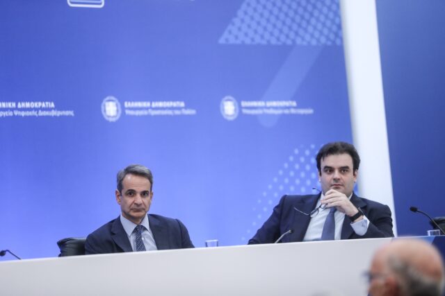 ΣΥΡΙΖΑ: «Να απαντήσουν Μητσοτάκης – Πιερρακάκης για τη Majoritas και τη χειραγώγηση πολιτών με υποκλοπή προσωπικών δεδομένων πολιτών»