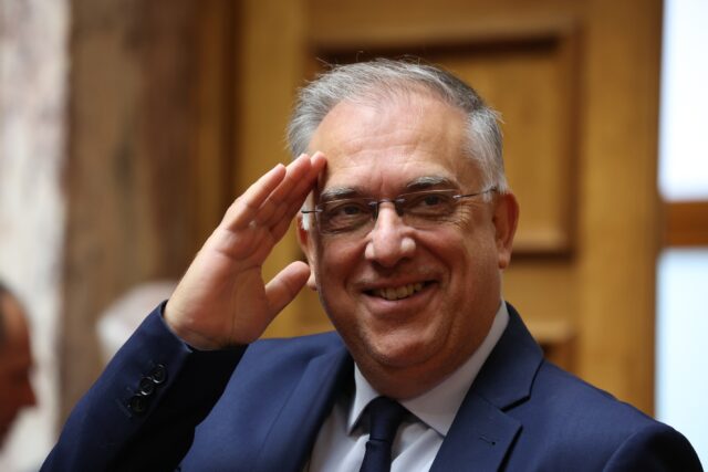 Τάκης Θεοδωρικάκος: Φωτογραφίες με ναρκωτικά από την εμπλοκή του γιου του φέρεται να κατέθεσε ο ταξίαρχος