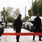 Χολαργός: Ταμπουρώθηκε στο σπίτι του και πέταξε μολότοφ σε αστυνομικούς