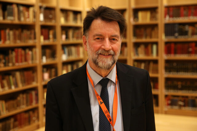 Πέθανε ο γενικός διευθυντής της Εθνικής Βιβλιοθήκης, Φίλιππος Τσιμπόγλου