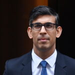 Βρετανία: Ο Σούνακ επιμένει στην αποστολή αιτούντων άσυλο στη Ρουάντα με επείγοντα νόμο