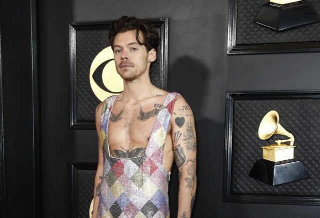 Grammy 2023: Ο Χάρι Στάιλς απαντά σε εκείνους που λένε ότι δεν άξιζε τη νίκη του για το Άλμπουμ της Χρονιάς [BINTEO]
