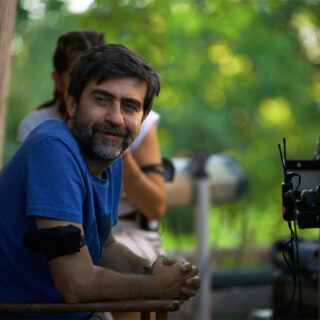 Εμίν Αλπέρ: «Ακόμη κι αν δεν νιώθω ελεύθερος, η χώρα μου είναι η μόνη μου πηγή έμπνευσης»