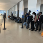 Συναγερμός στην πρεσβεία των ΗΠΑ στο Λονδίνο – Οι αρχές ζήτησαν από το προσωπικό να μείνει μακριά από τα παράθυρα [ΒΙΝΤΕΟ]