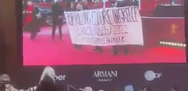 Στο κόκκινο χαλί της Μπερλινάλε τα αιτήματα των Ελλήνων καλλιτεχνών [ΒΙΝΤΕΟ]