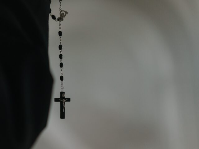 Πορτογαλία: Τουλάχιστον 4.815 παιδιά κακοποιήθηκαν σεξουαλικά από ιερείς τις τελευταίες δεκαετίες