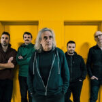 Ο Γιάννης Αγγελάκας μαζί με τους 100°C έρχονται στο Piraeus Club Academy για πρώτη φορά