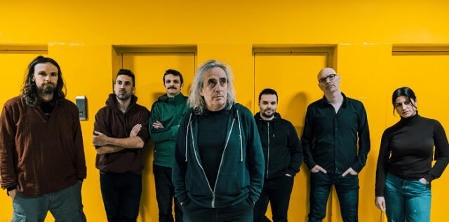 Ο Γιάννης Αγγελάκας μαζί με τους 100°C έρχονται στο Piraeus Club Academy για πρώτη φορά