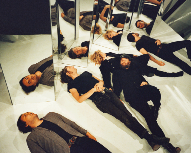 Οι σημαιοφόροι του ψυχεδελικού ήχου Black Angels επιστρέφουν στην Ελλάδα