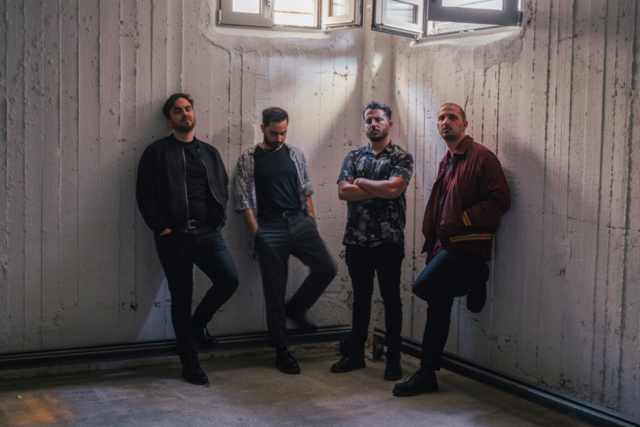 Οι Deaf Radio κλείνουν την ευρωπαϊκή περιοδεία τους με ένα ιδιαίτερο live στην Αθήνα και το six d.o.g.s