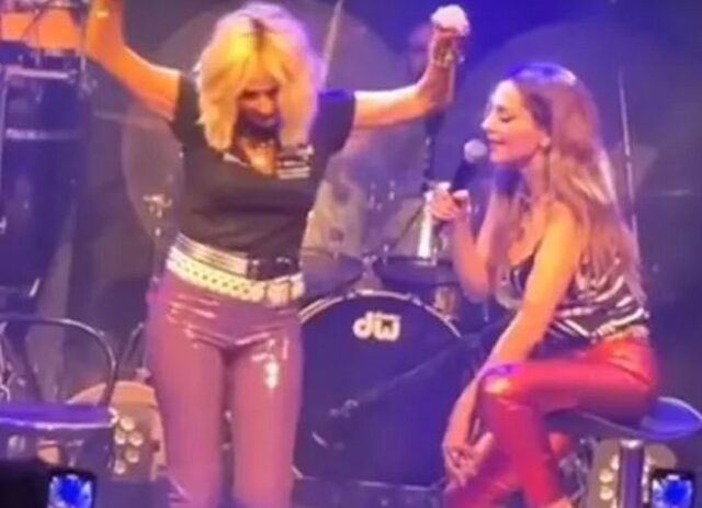 Η Άννα Βίσση χόρεψε ζεϊμπέκικο «αλά Μπισμπίκη» για τα μάτια της Δέσποινας Βανδή κι έγινε viral [ΒΙΝΤΕΟ]