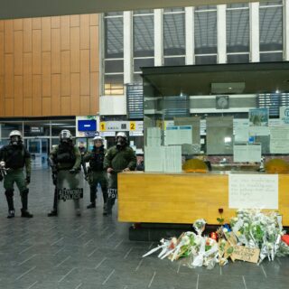 Τραγωδία στα Τέμπη: «Πήγα για το παιδί και τον άντρα μου και μου γύρισαν τις στάχτες τους» [ΒΙΝΤΕΟ]