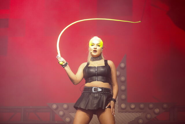 Η Κιμ Πέτρας «θα πέθαινε» να συνεργαστεί με τη Μαντόνα