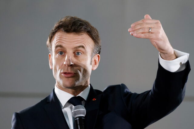 Ο Μακρόν περνά το συνταξιοδοτικό χωρίς ψήφο στη Βουλή